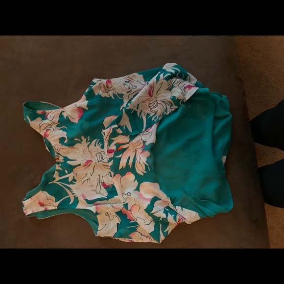 Floral blouse - Picture 3 of 3